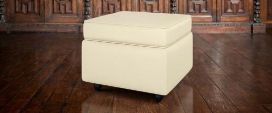 Chesterfield Hocker Irving